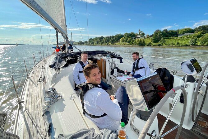Authentic Sailingtrip "To the Gates of Hamburg" from Wedel - Who Will Love This Tour?