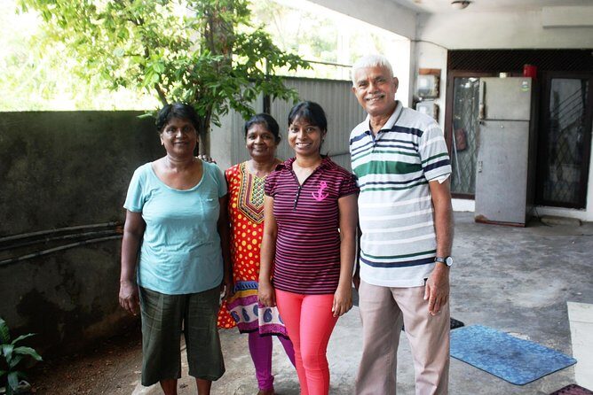 Authentic Sinhalese Cooking Class in Colombo with a Local Family - Key Points