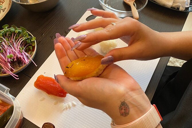 authentic-sushi-and-japanese-omelet-making-experience-in-osaka