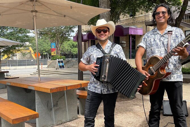 authentic-traditional-musial-park-serenade-trio