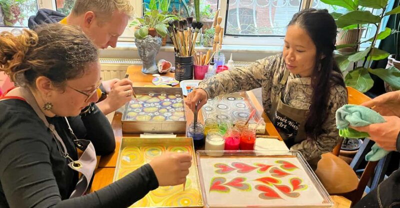 authentic-turkish-art-marbling-ebru-with-locals-at-home