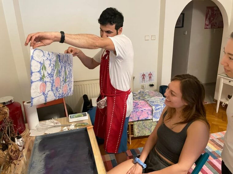 authentic-turkish-art-marbling-ebru-with-locals-at-home