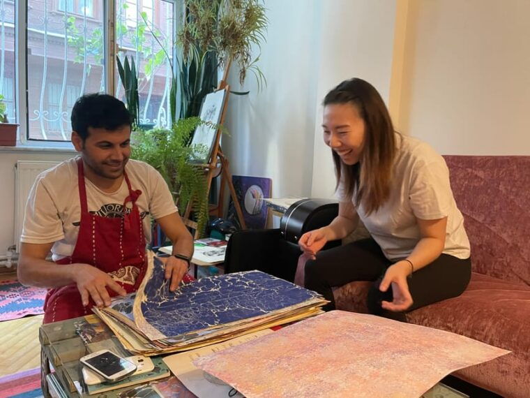 authentic-turkish-art-marbling-ebru-with-locals-at-home
