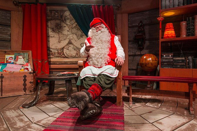 autumn-delight-visit-to-husky-reindeer-and-santa-claus-in-rovaniemi