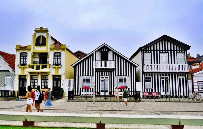 aveiro-e-costa-nova-private-full-day-tour-w-boat-from-porto