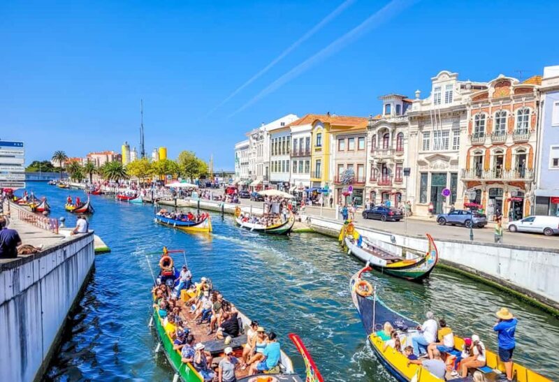 Aveiro: Gondola Ride and Costa Nova Beach  All Included. - Dining and Evening Atmosphere