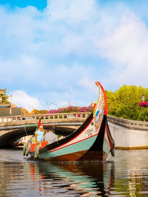 Aveiro: Scenic Guided Boat Tour - Key Points