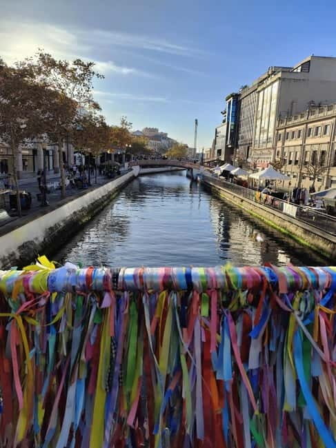 Aveiro: Walking Tour with Tastings - Satisfy Your Sweet Tooth: Ovos Moles & Bolacha Americana