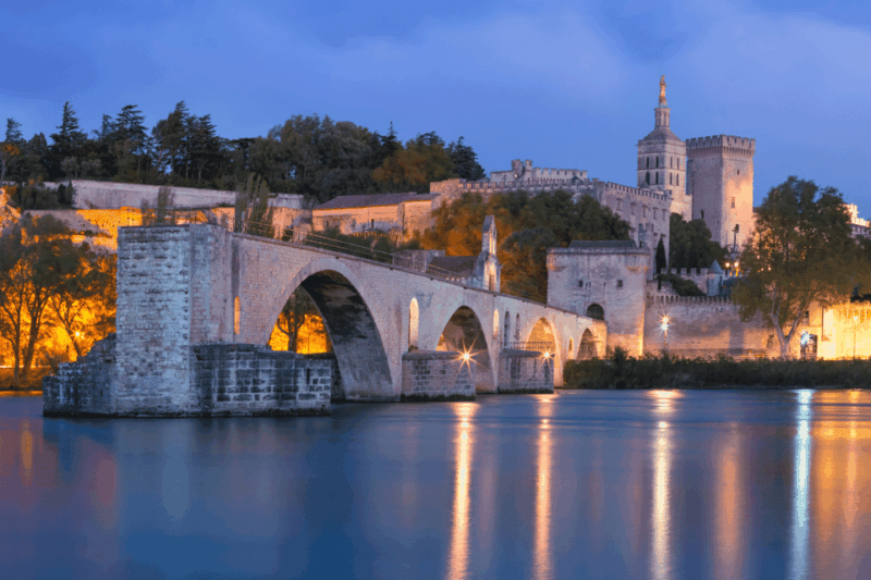 avignon-gourmet-picnic-with-a-view-of-the-pont-davignon