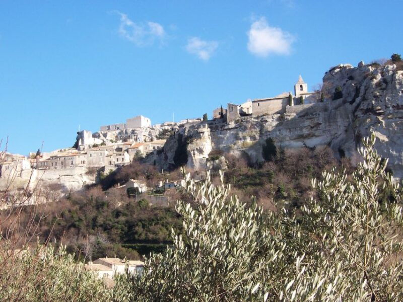 avignon-pont-du-gard-saint-remy-and-les-baux-half-day-tour