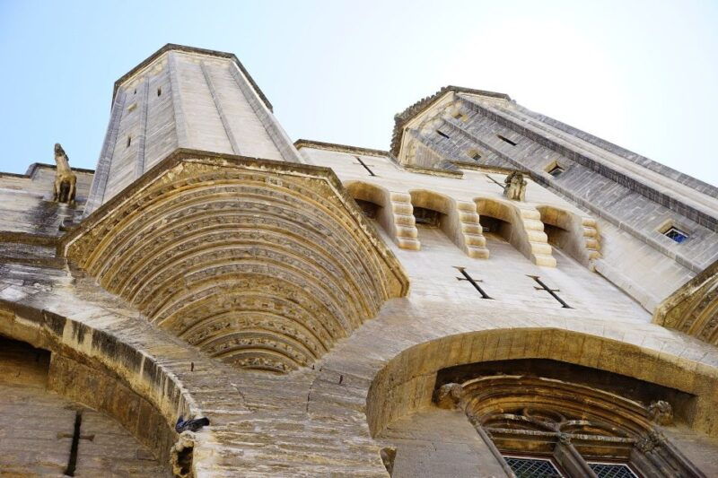 avignon-private-walking-tour-discover-history-heritage