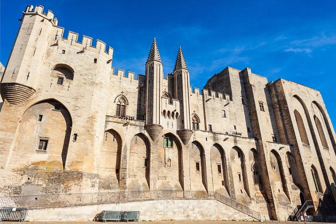 avignon-scavenger-hunt-and-sights-self-guided-tour