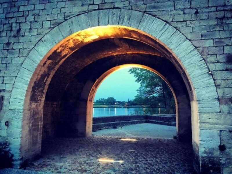 avignon-the-night-owl-between-past-and-present