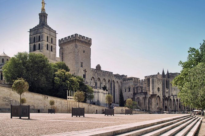 avignon-walking-tour-including-popes-palace