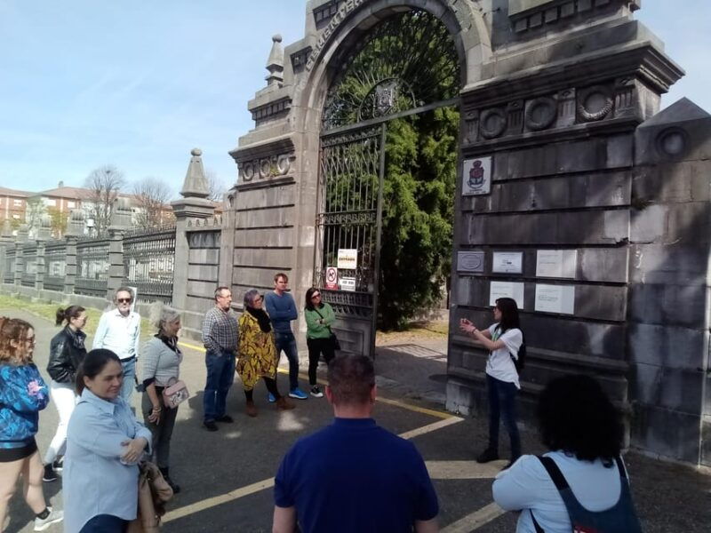 aviles-guided-tour-of-the-la-carriona-cemetery