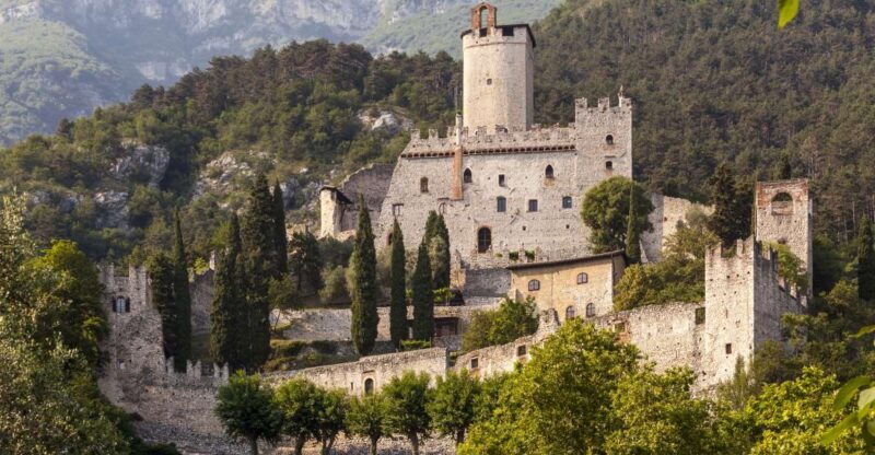avio-avio-castle-entry-ticket