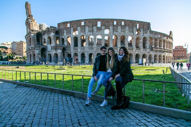 award-winning-colosseum-and-roman-forum-tour-with-local-guide-3