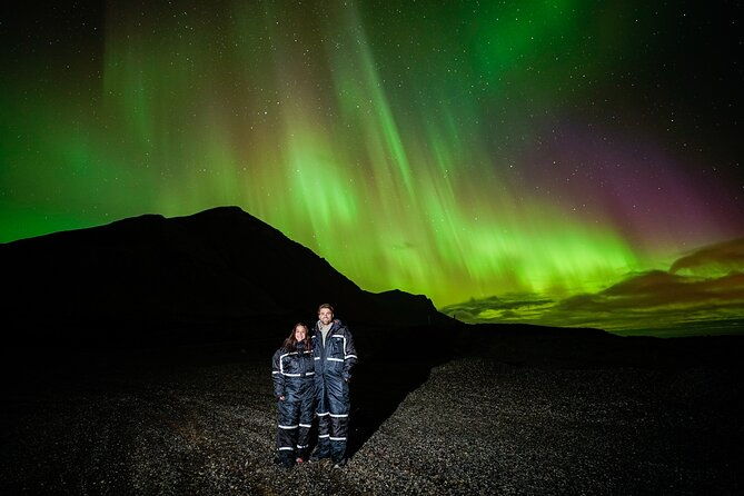 award-winning-northern-lights-tour-with-photos-warm-snowsuit