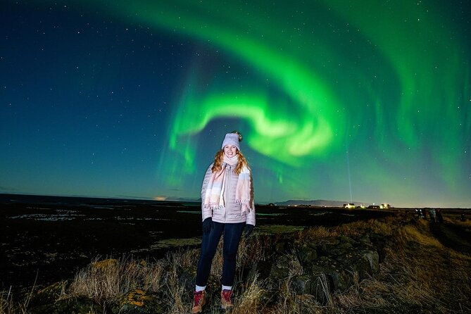 award-winning-northern-lights-tour-with-photos-warm-snowsuit