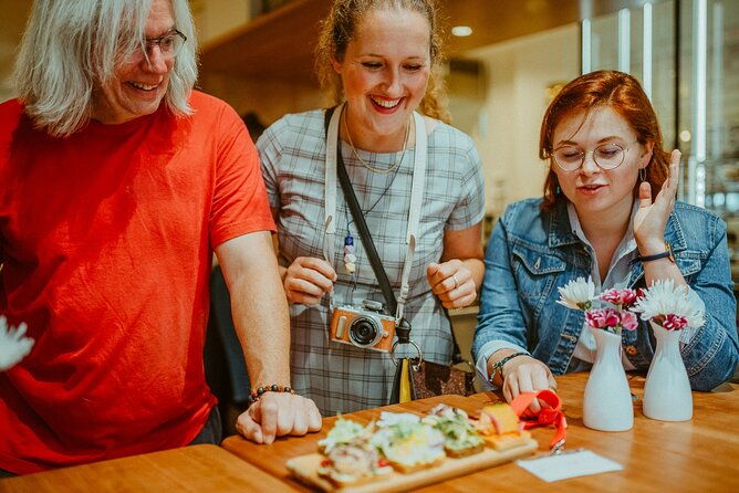 award-winning-prague-evening-old-town-food-tour-4-drinks-incl