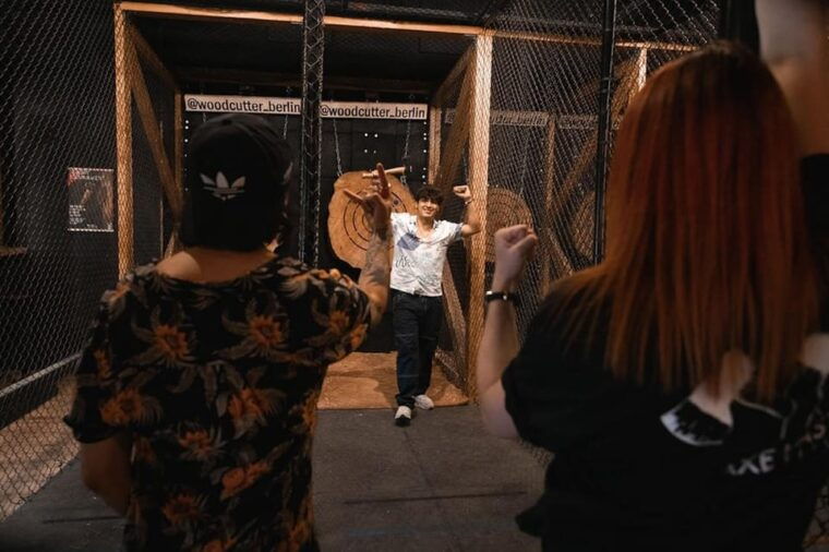 axe-throwing-experience-in-berlin
