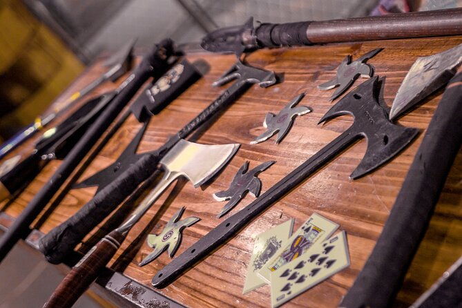 axe-throwing-las-vegas-fremont-street-2