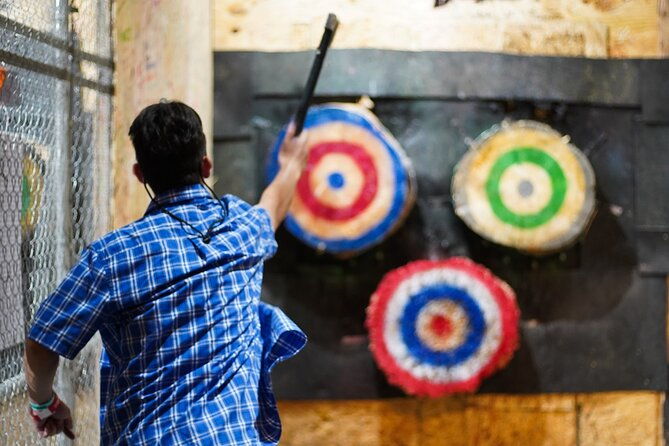 axe-throwing-las-vegas-fremont-street