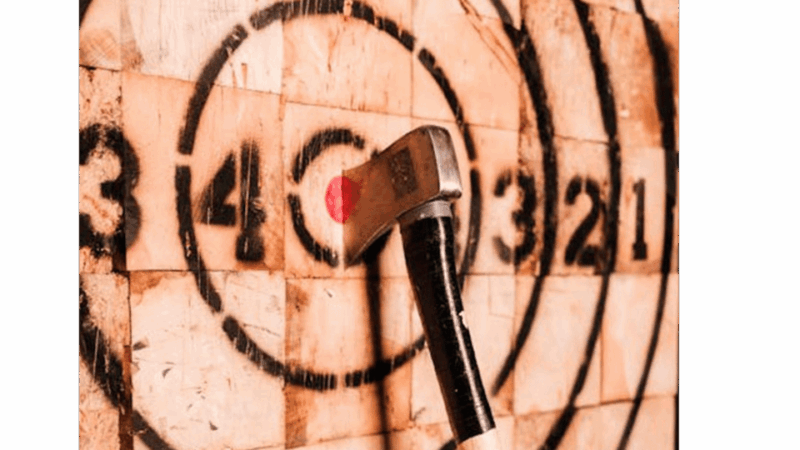 axe-throwing-tenerife