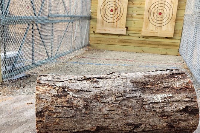 axe-throwing-training