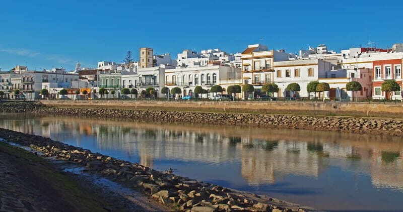 Ayamonte: Tapas, Traditions & Local Insights Walking Tour - Key Points