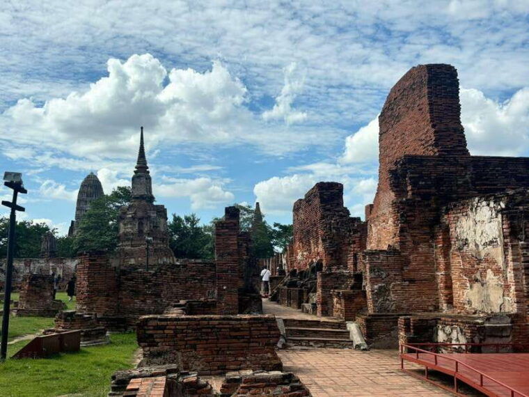 ayutthaya-full-day-tour-with-bang-pa-in-summer-palace