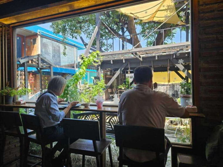 ayutthaya-sabieng-riverside-restaurant-travellers-lunch