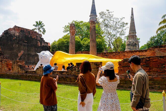 Ayutthaya Summer Palace and Temples Day Tour from Bangkok - Wat Chaiwatthanaram: Architectural Marvel