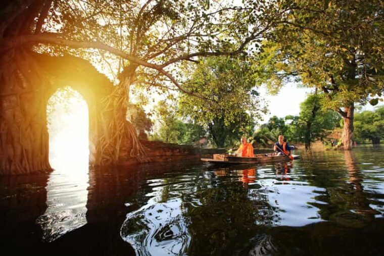 ayutthaya-sunset-boat-unesco-temples-multi-language