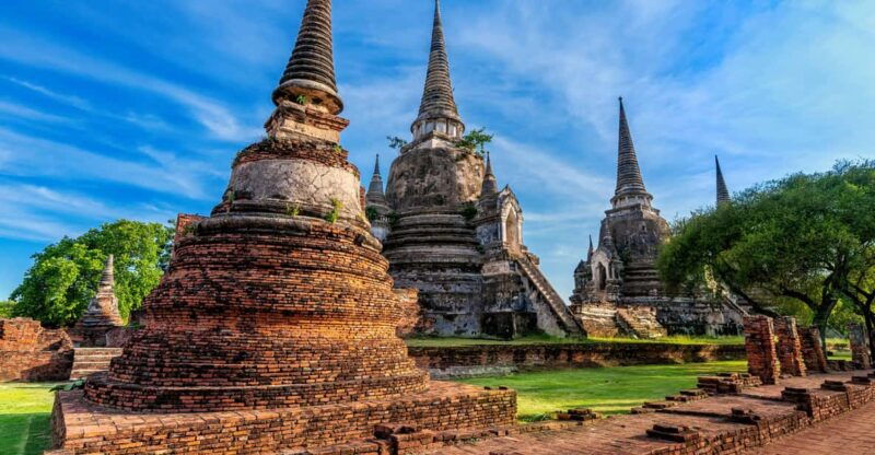 ayutthaya-unesco-heritage-temples-and-cafe-day-tour