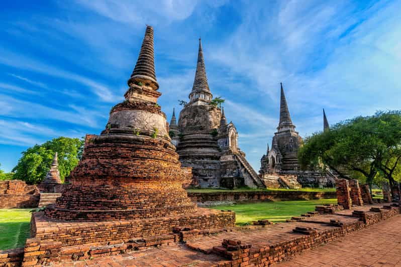 ayutthaya-unesco-heritage-temples-and-cafe-day-tour