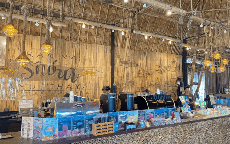 ayutthaya-unesco-heritage-temples-and-cafe-day-tour