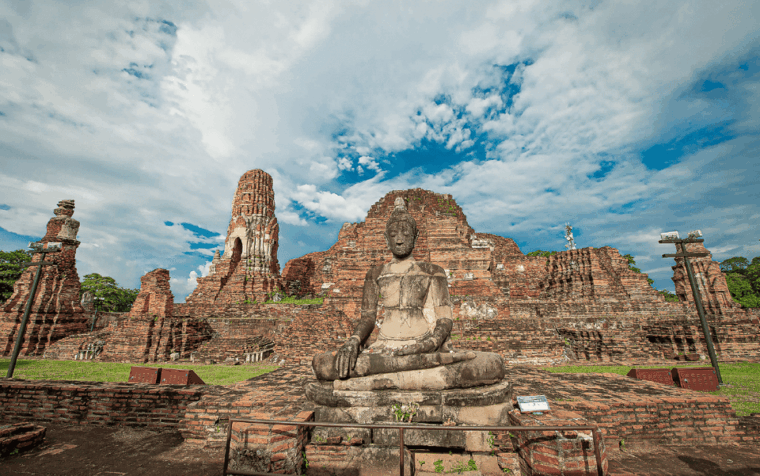 ayutthaya-unesco-heritage-temples-and-cafe-day-tour