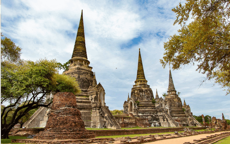 ayutthaya-unesco-heritage-temples-and-cafe-day-tour