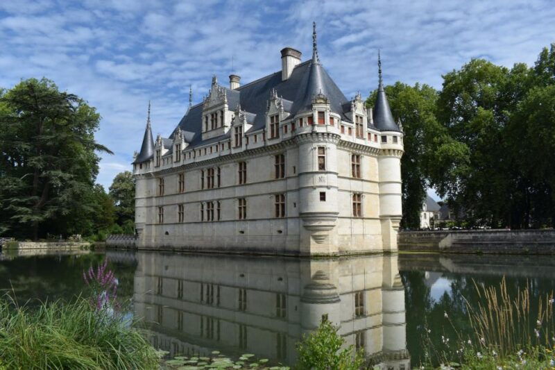 azay-le-rideau-castle-private-guided-tour-with-ticket