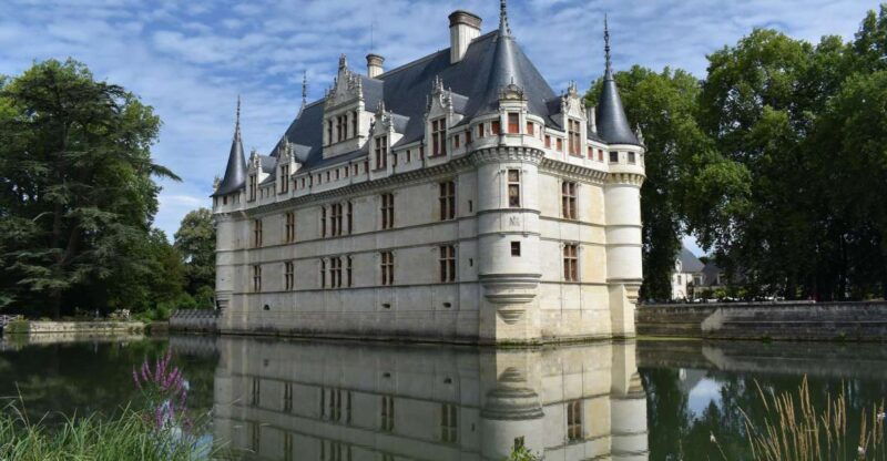 azay-le-rideau-castle-private-guided-tour-with-ticket