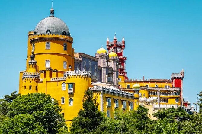 azenhas-do-mar-pena-palace-regaleira-garden-and-moors-castle