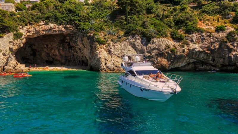 azimut-43-fly-private-boat-tour