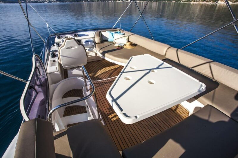 azimut-43-fly-private-boat-tour