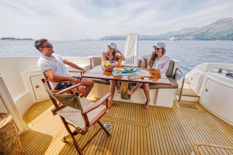 azimut-43-fly-private-boat-tour