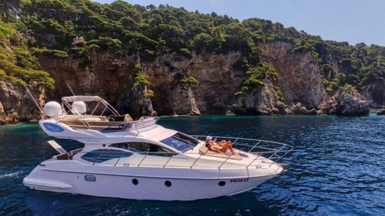 azimut-43-fly-private-boat-tour