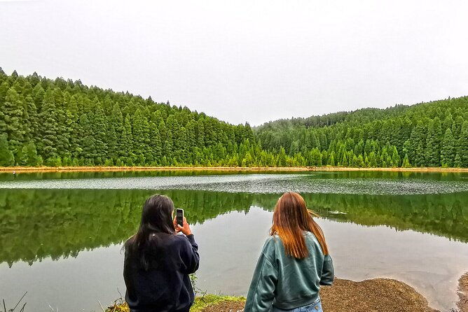 azores-shore-excursion-sete-cidades-blue-green-twin-crater-lakes