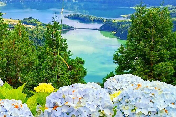 azores-shore-excursion-sete-cidades-blue-green-twin-crater-lakes