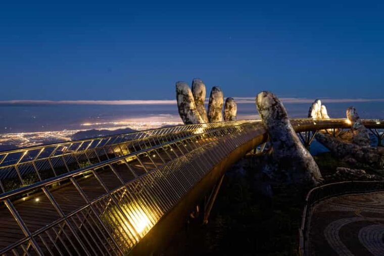 ba-na-by-night-from-da-nang
