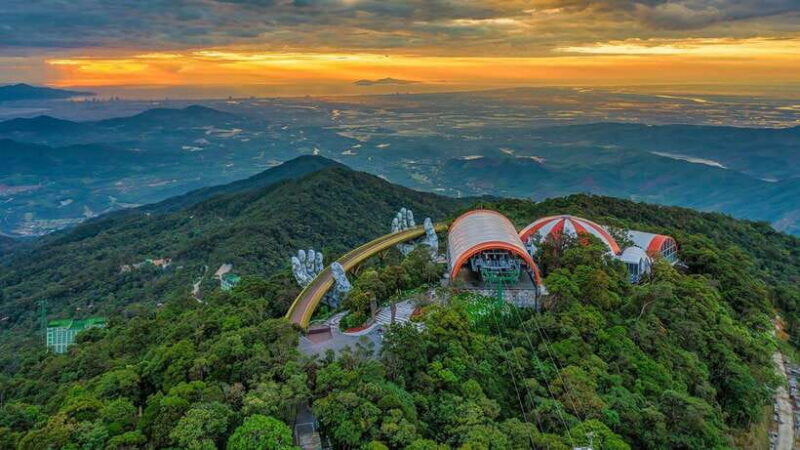 ba-na-hill-golden-hand-bridge